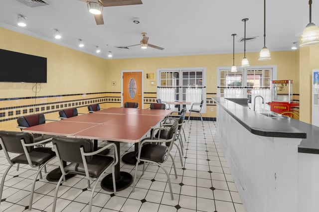 Laurels-and-the-Haven-Highland-Creek-027